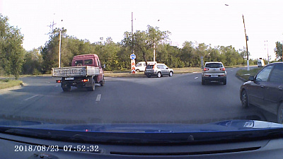 Момент ДТП в Магнитогорске попал на видел