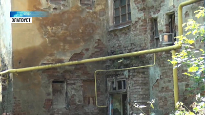 Труженица тыла живёт в разрушающемся доме