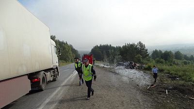 Водитель фуры погиб после столкновения с двумя автомобилями