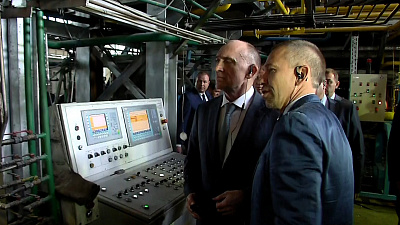 Борис Дубровский проинспектировал завод и парк аттракционов Южноуральска