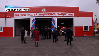 Губернатор распорядился поднять зарплаты пожарным