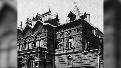 Когда открыли первый частный театр?