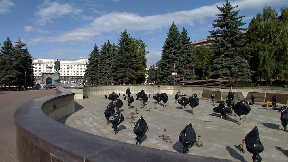 Фонтан на площади Революции закрывают на зиму