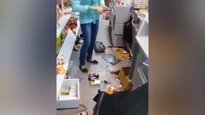 Рецидивист с ножом разгромил магазин в Ленинском районе