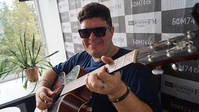 Гарри Ананасов: «Жизнь артиста — дорога, я без этого не могу»