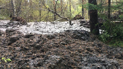 В Катав-Ивановске снова начал движение огромный грязевой поток