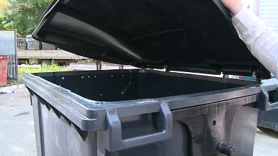 В Челябинске началась установка новых мусорных контейнеров В Челябинске началась установка новых мусорных контейнеров