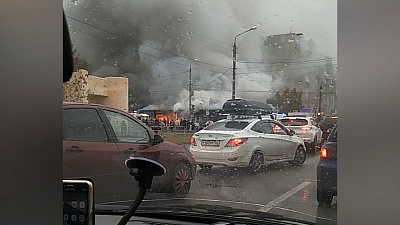 ﻿В уличном ларьке в Магнитогорске вспыхнул пожар