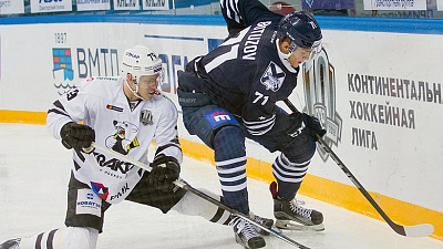 «Трактор» разгромил «Адмирал» со счетом 7:2