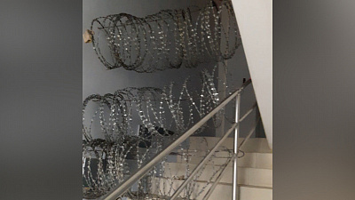 Собственники одного из офисных зданий Челябинска не могут поделить лестницу