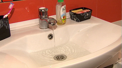 О зеленой воде сообщать по тел.: 246-72-72, 246-72-73