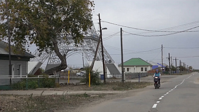 Пенсионерка из Парижа колесит по селу на скутере