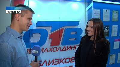 Ирина Колганова получает билеты на хоккей