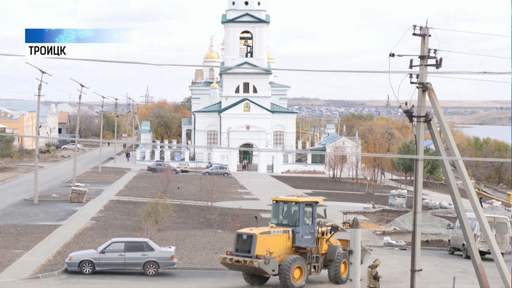 По программе «Реальные дела» благоустраивают скверы