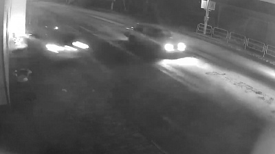 «Сузуки» протаранила павильон на остановке в Троицке