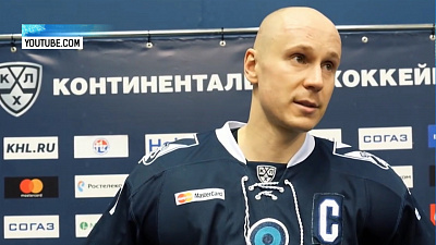 Трактор усилился латвийским защитником