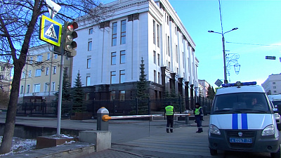 Неизвестные сообщили о бомбах в зданиях