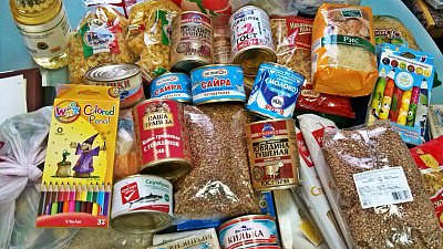 В продуктовом магазине Златоуста еду бесплатно раздают малоимущим. 