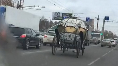 Карета с интеллектуалками проехалась по улицам Челябинска