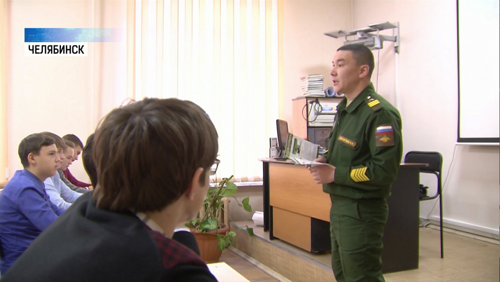 Военные проводят агитацию на службу по контракту