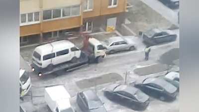 Жители Чурилово сегодня не смогли вовремя попасть на работу из-за эвакуатора