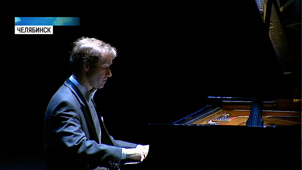 Пианист Николай Луганский дал концерт в Челябинске