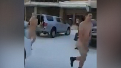 Парочка устроила голый забег на Ямале. ВИДЕО