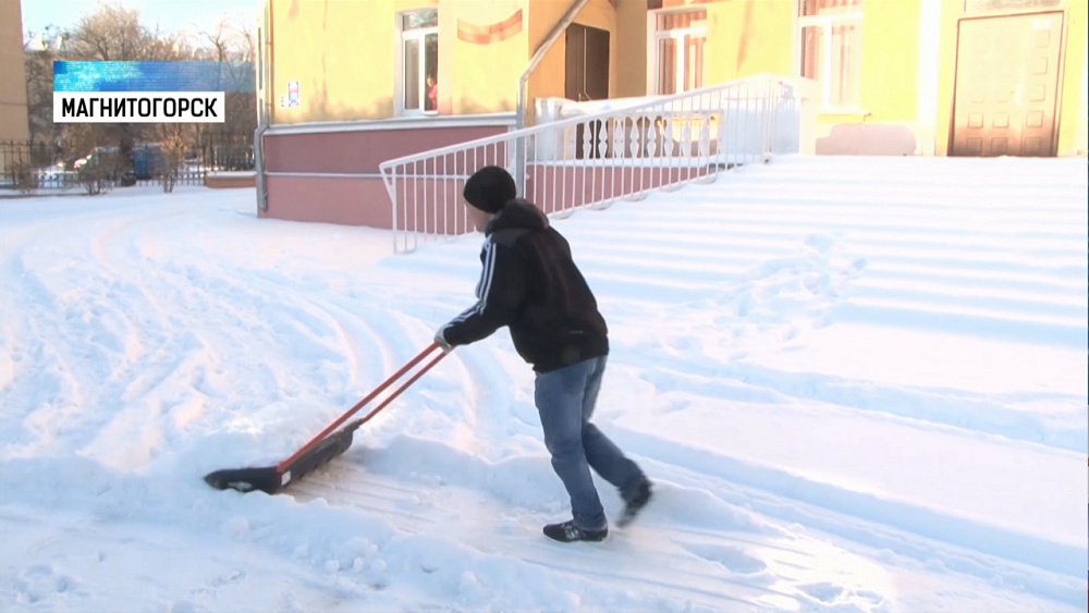 Область завалило снегом