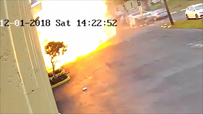 Самолет врезался в здание детского центра во Флориде. ВИДЕО