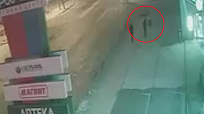 Миасских вандалов, сломавших ящик для буккроссинга, запечатлели камеры видеонаблюдения