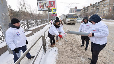 В придорожных сугробах обнаружили 10 элементов из таблицы Менделеева и повышенную концентрацию сульфатов