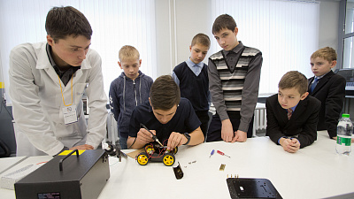 В Челябинске и Магнитогорске начали работу детские технопарки «Кванториум»