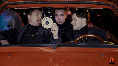 Хоккеисты «Трактора» пригласили болельщиков на игру в стиле 90-х