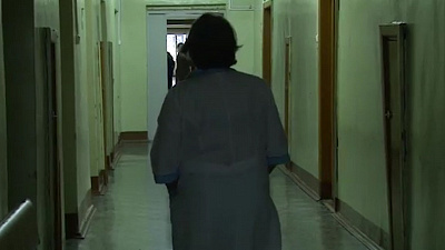 Фейковой оказалась новость про мужчину, якобы брошенного после трепанации черепа в кучу мусора. ВИДЕО