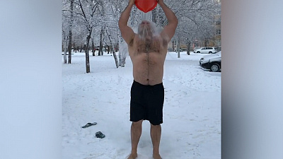 Эльбрус Нигматуллин показал, как нужно бороться с морозами. ВИДЕО