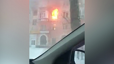 Пожар в историческом доме в центре Челябинска запечатлели очевидцы