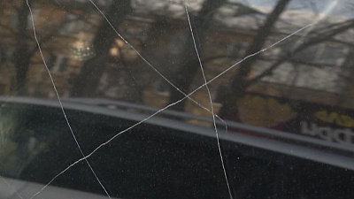 Хотел как лучше: златоустовцу изрезали машину за детский праздник