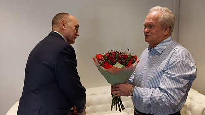 Южноуральский дирижер принял поздравление от губернатора