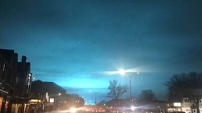 Ярко-бирюзовое небо шокировало очевидцев