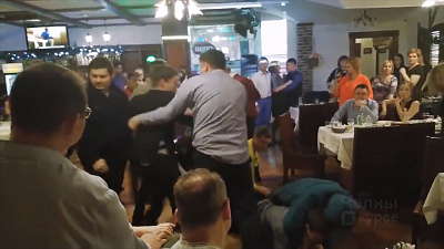 «Девчонок угомоните!»: массовой дракой закончился корпоратив в Татарстане
