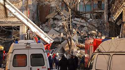 38 погибших. Поиски жертв трагедии в Магнитогорске продолжаются