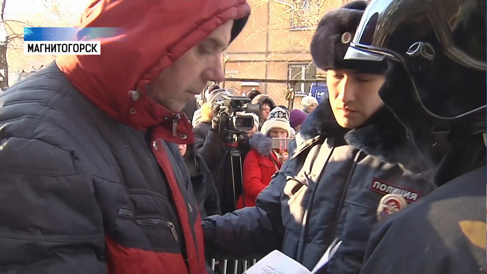 Власти опровергли сообщения о мародерстве