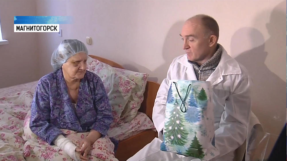 Борис Дубровский навестил пострадавших в больнице