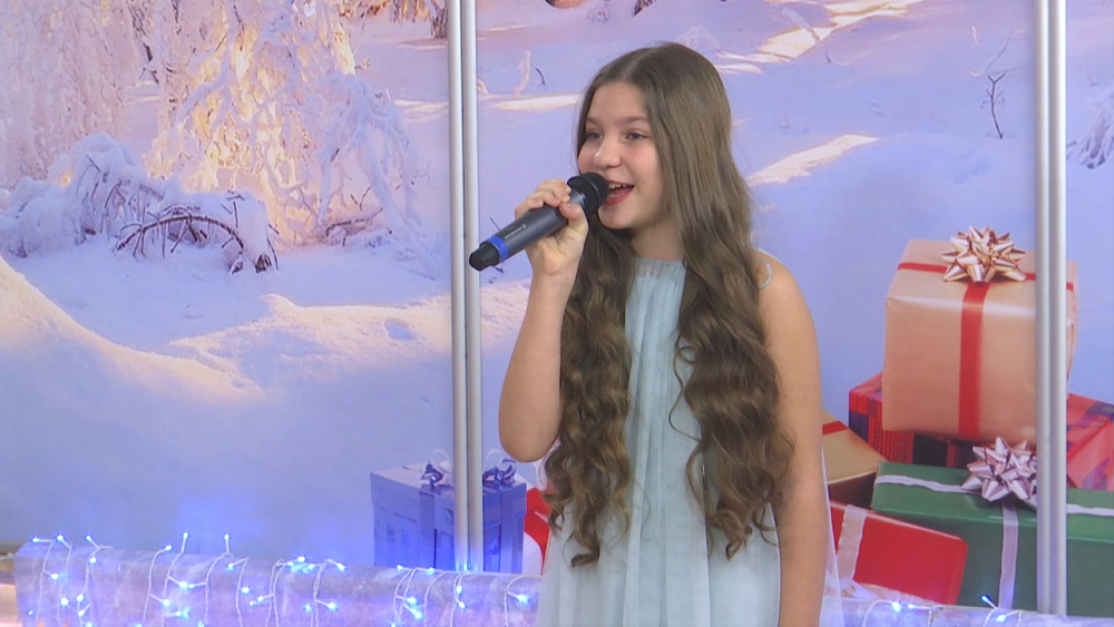 Звенит январская вьюга