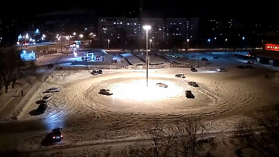 Ночные гонки у ТРК «Фиеста» огорчают местных жителей