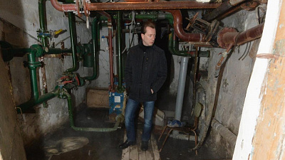 Коммунальщики оставили пенсионеров без горячей воды в морозы