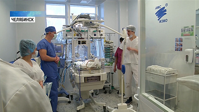 Кардиохирурги провели операцию новорожденным на выезде