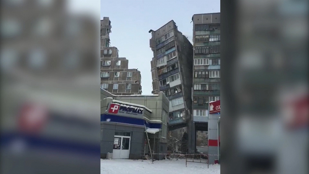 В Магнитогорске демонтировали стену 7 подъезда