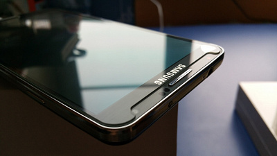 Стекла 2D, 2.5D и 3D: что это и чем они отличаются