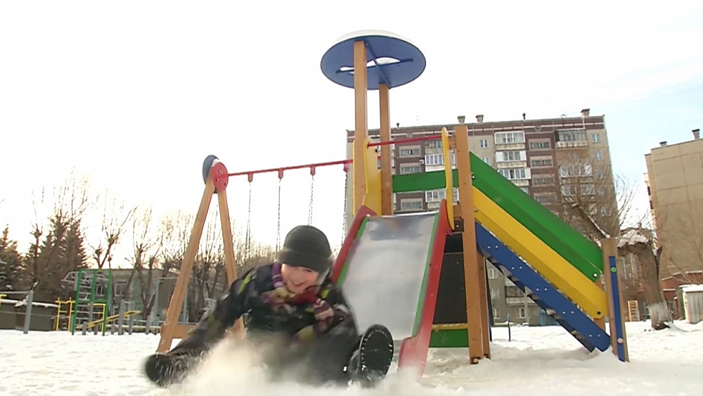 С 1 февраля стартует онлайн-запись в школы Челябинска